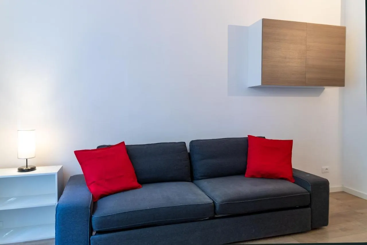 City Centre Apartment - 10 Minutes To Duomo - Free Wifi E Netflix Milan