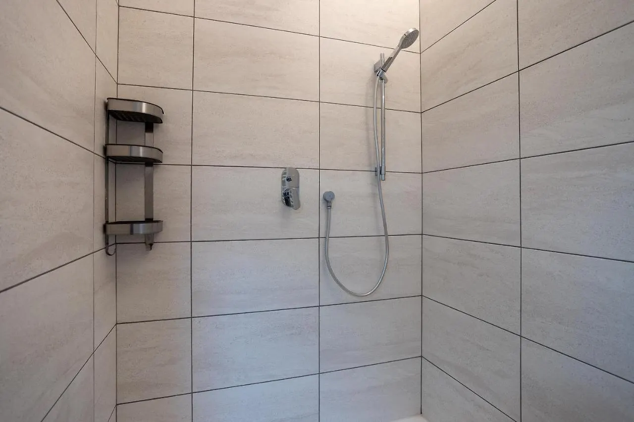 City Centre Apartment - 10 Minutes To Duomo - Free Wifi E Netflix Milan