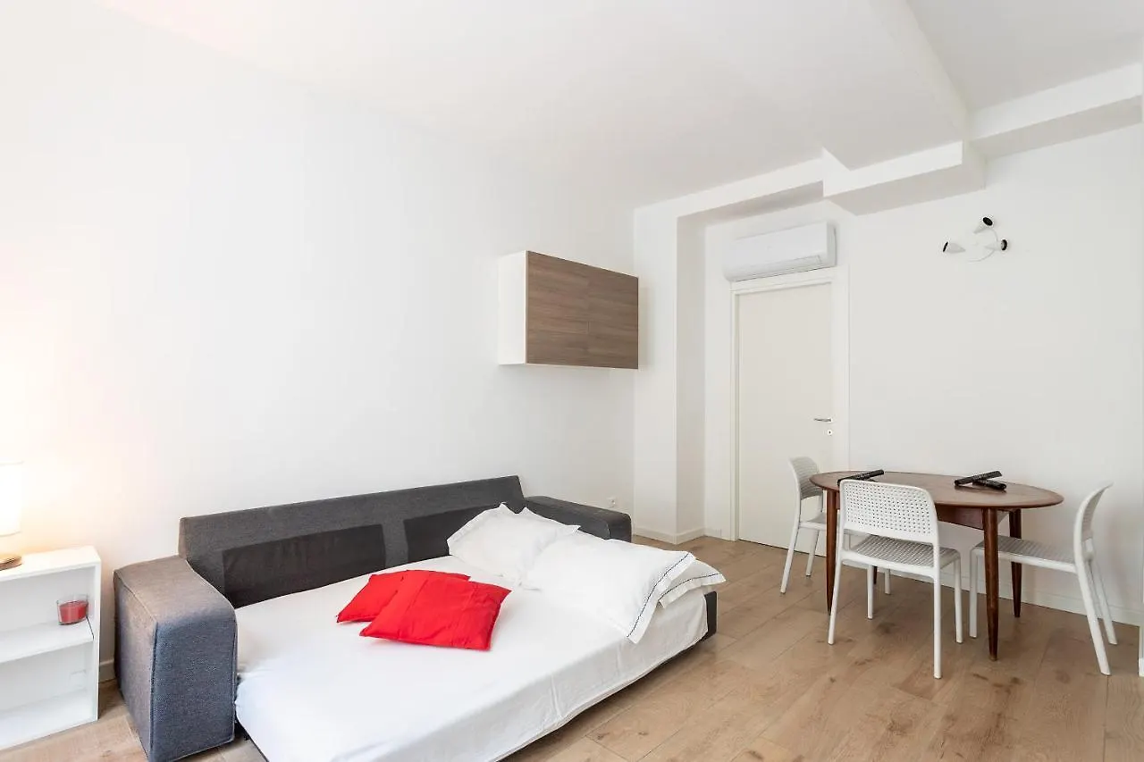 City Centre Apartment - 10 Minutes To Duomo - Free Wifi E Netflix Milan