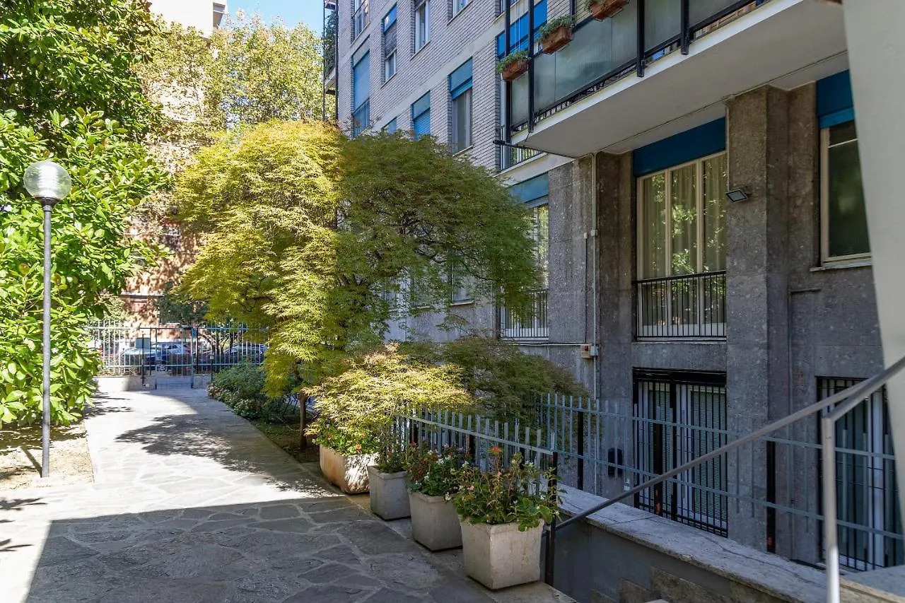 City Centre Apartment - 10 Minutes To Duomo - Free Wifi E Netflix Milan 0*,